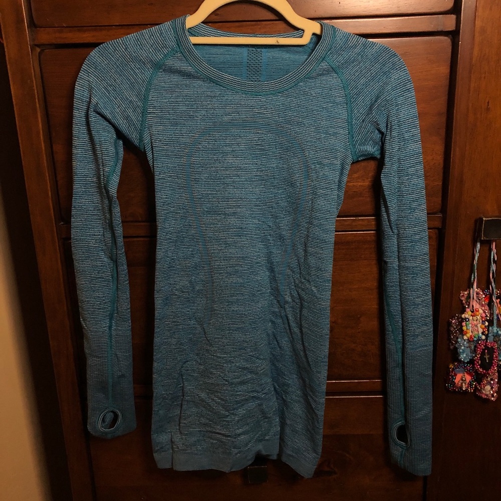 Lululemon long sleeve workout top